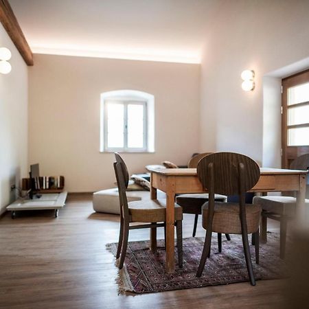 Weingut Kornell - Schafferhaus Cosmas Und Zeder Apartment Terlano Luaran gambar