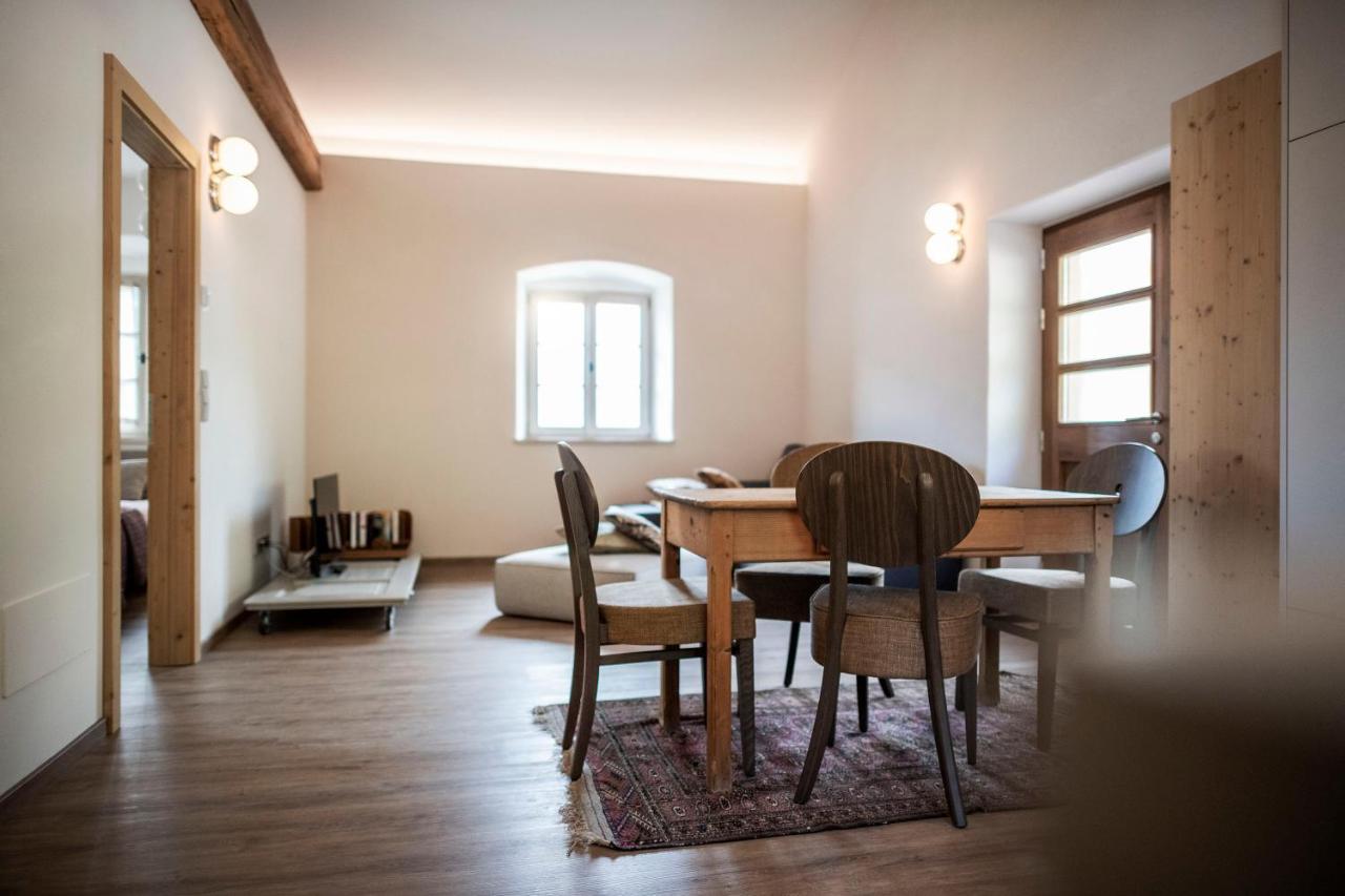 Weingut Kornell - Schafferhaus Cosmas Und Zeder Apartment Terlano Luaran gambar