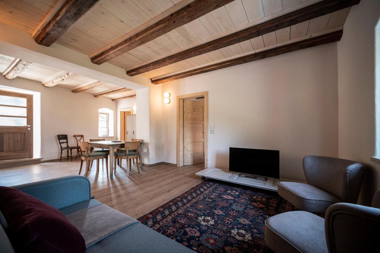 Weingut Kornell - Schafferhaus Cosmas Und Zeder Apartment Terlano Luaran gambar