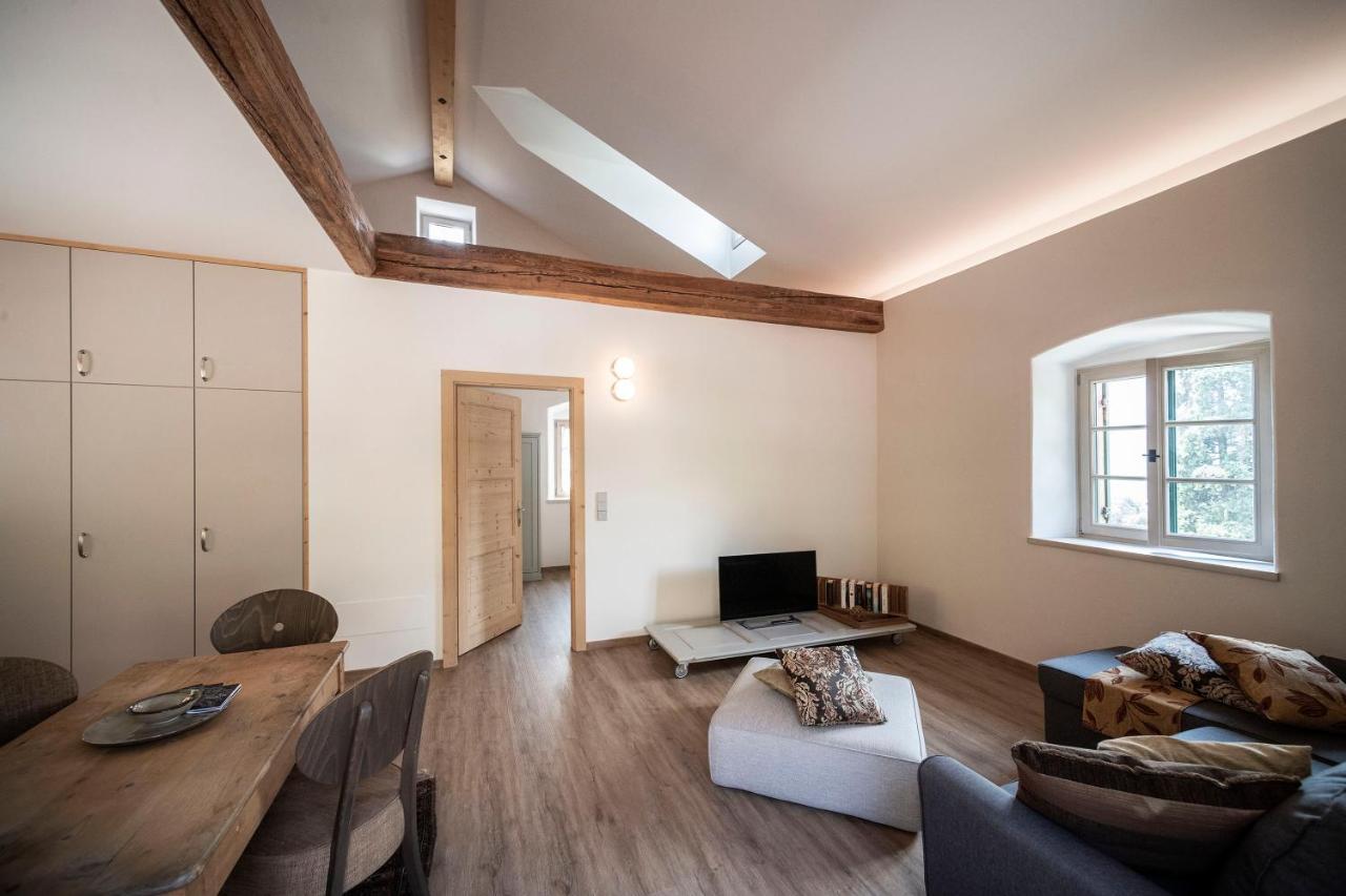Weingut Kornell - Schafferhaus Cosmas Und Zeder Apartment Terlano Luaran gambar